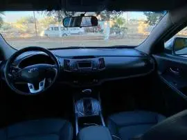 سبورتاج R 2013, إدلب, RF10515983