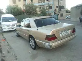 مرسيدس E230 سنة 1986, RF18634690