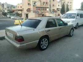 مرسيدس E230 سنة 1986, RF18634690