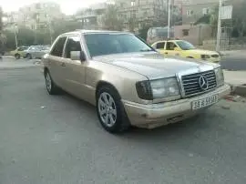 مرسيدس E230 سنة 1986, RF18634690