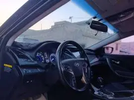 هيونداي أزيرا 2012, إدلب, RF47377410