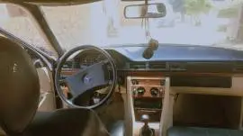 مرسيدس 300 موديل 1994, حلب, RF14275495
