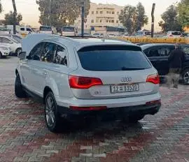 أودي Q7 2013, RF81269408
