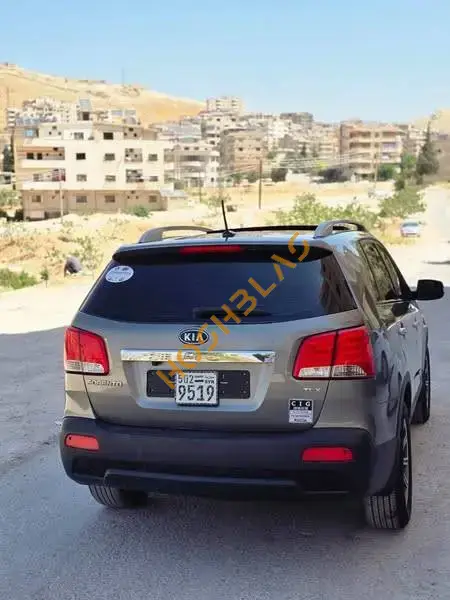 كيا سورينتو 2011 للبيع