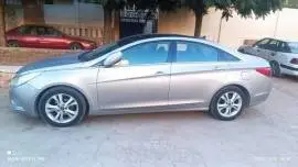 سيارة هيونداي سوناتا 2011 للبيع