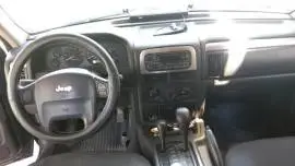 جيب شيروكي 2002