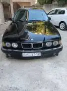 بي ام دبليو M5 موديل 1992