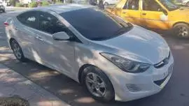هيونداي افانتي 2012