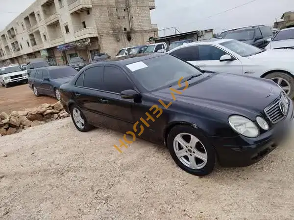 Mercedes 211 Model 2001
