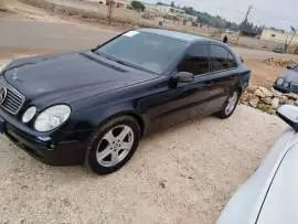 Mercedes 211 Model 2001