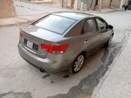 Kia Forte 2011 Full
