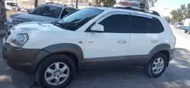 هونداي توسان 2005 بيضا