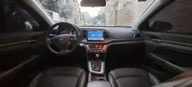 هيونداي أفانتي 2017