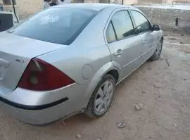 فورد 2004, إدلب, RF13181194