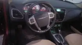 كرايزلر سي200 2012, RF59713454
