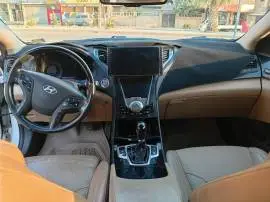 هيونداي ازيرا 2012, RF10638899