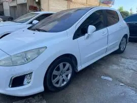 بيجو 308 2014, RF92515372