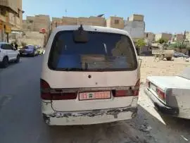 فان كيا بريجو 2010, RF18059770