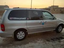 كيا كرنفال 2003, RF71347415
