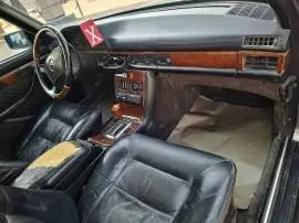 Mercedes 320 Model 1980, RF18687942