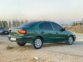 Renault 2002, RF70424674