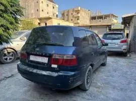 Kia Carnival 2005, Aleppo, RF71074260