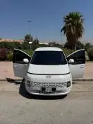 فان هيونداي ستاريا 2022