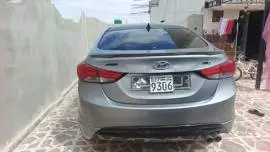 Hyundai Elantra 2012