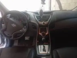 بيع هيونداي أفانتي 2013