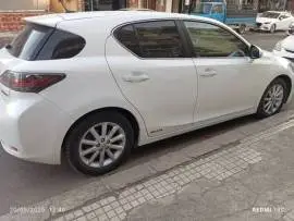 لكزس ct200h 2013 للبيع