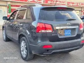 كيا سيرنتو 2011