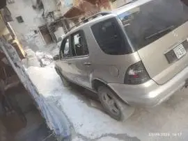 Mercedes SUV 2010