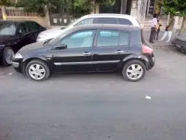 رينو ميغان 2015, RF81558615