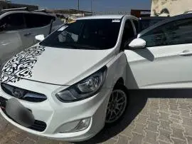 هيونداي اكسنت 2012, RF19773712