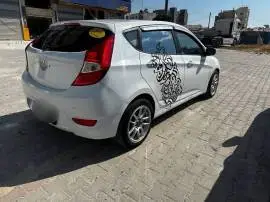 هيونداي اكسنت 2012, RF19773712