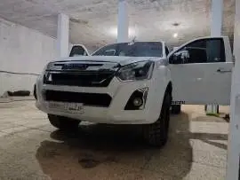 بيك اب ايسوزو 2020, إدلب, RF35288918
