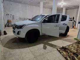 بيك اب ايسوزو 2020, إدلب, RF35288918