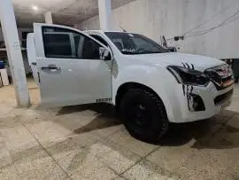 بيك اب ايسوزو 2020, إدلب, RF35288918