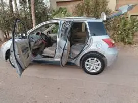 Kia Florida 2010, Daraa, RF56276088