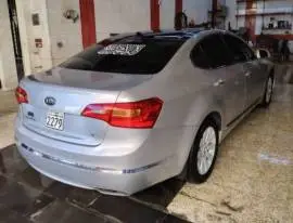 كيا سولنزا 2011, RF46786638
