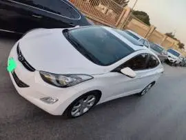 Hyundai Elantra 2012