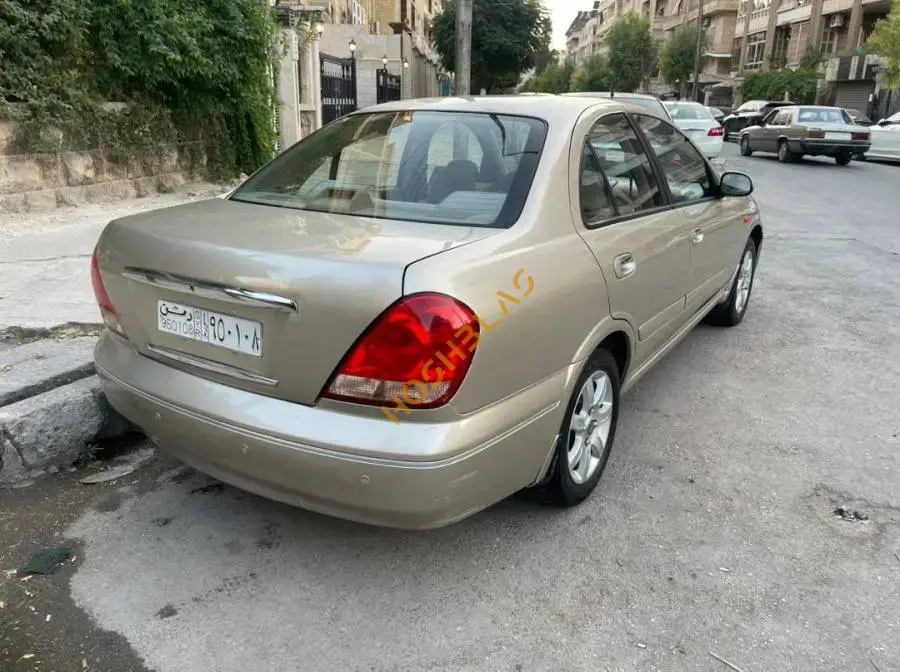 Nissan Sunny 2023