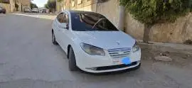 2011 Hyundai Avante in White