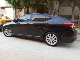 Hyundai Elantra 2018, Hama