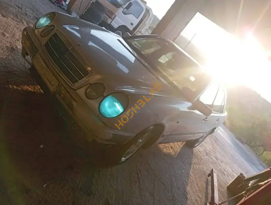 Mercedes Namla 2001, Homs
