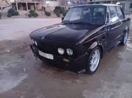 بي ام دبليو 318 سنة 1976