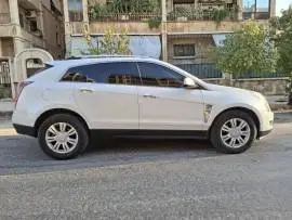 كاديلاك SRX 2010
