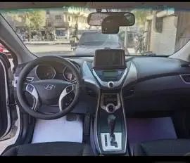 Hyundai Elantra 2012