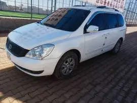 كيا كرنفال 2010