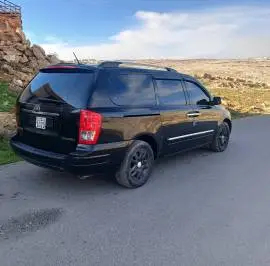 كيا كرنفال 2012